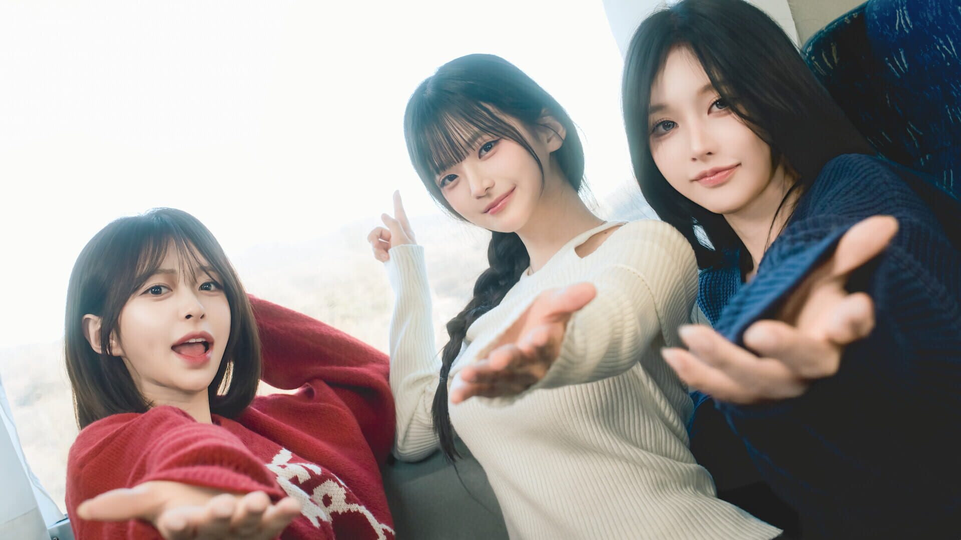Five Hearts Under One Roof 2: Winter Trip DLC Screenshot