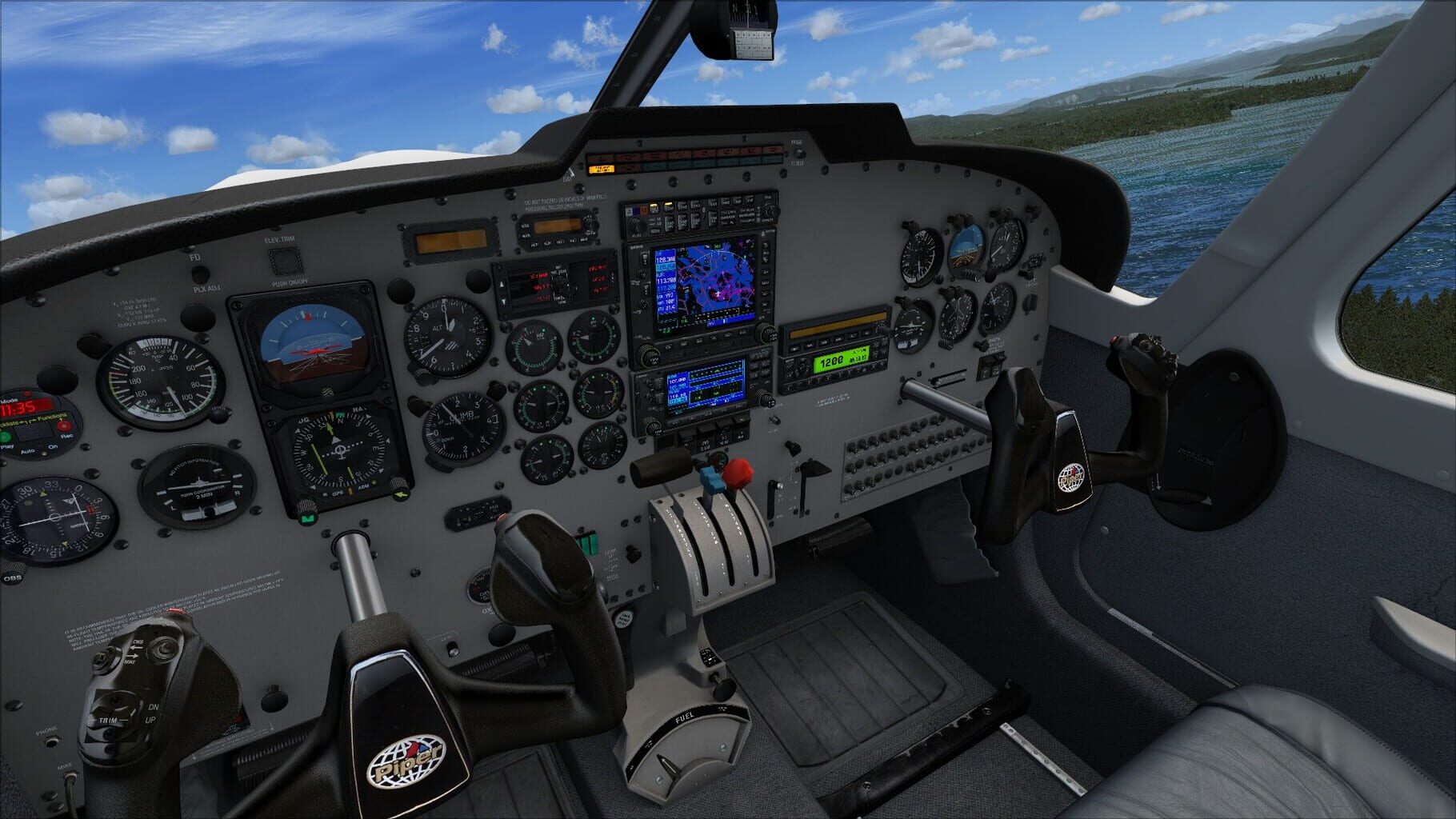 Microsoft Flight Simulator X: Steam Edition - Piper PA-32 Saratoga II TC