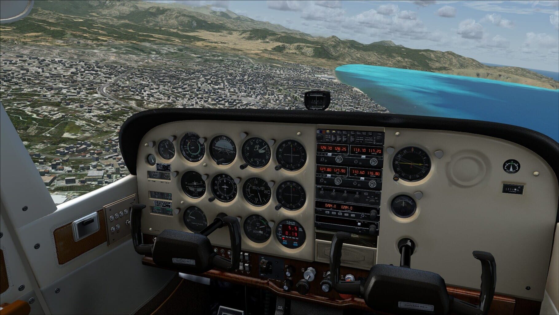 Microsoft Flight Simulator X: Steam Edition - Cessna C172RG Cutlass