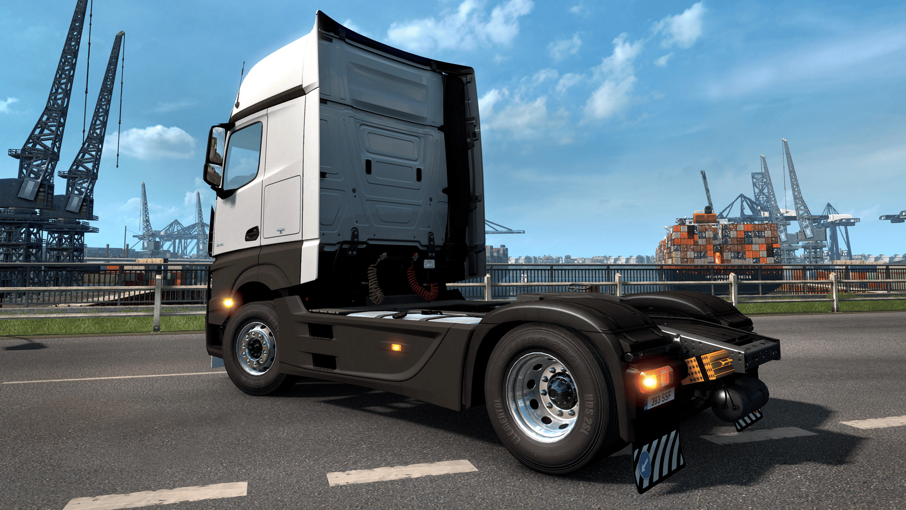 Euro Truck Simulator 2: Actros Tuning Pack screenshot