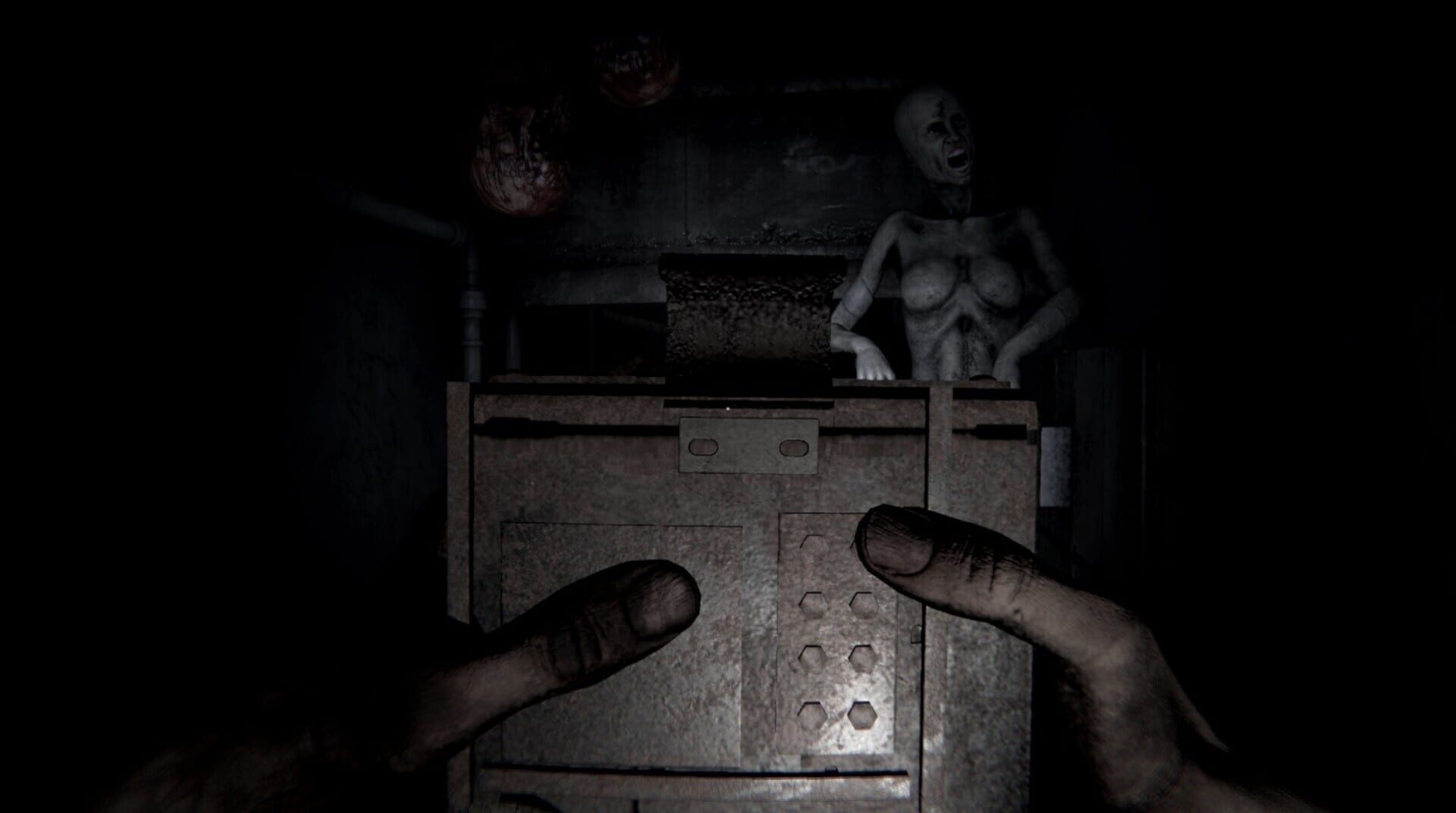 House of Horror: Outside is Better