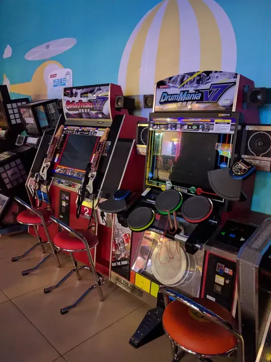 GuitarFreaks V7 & DrumMania V7