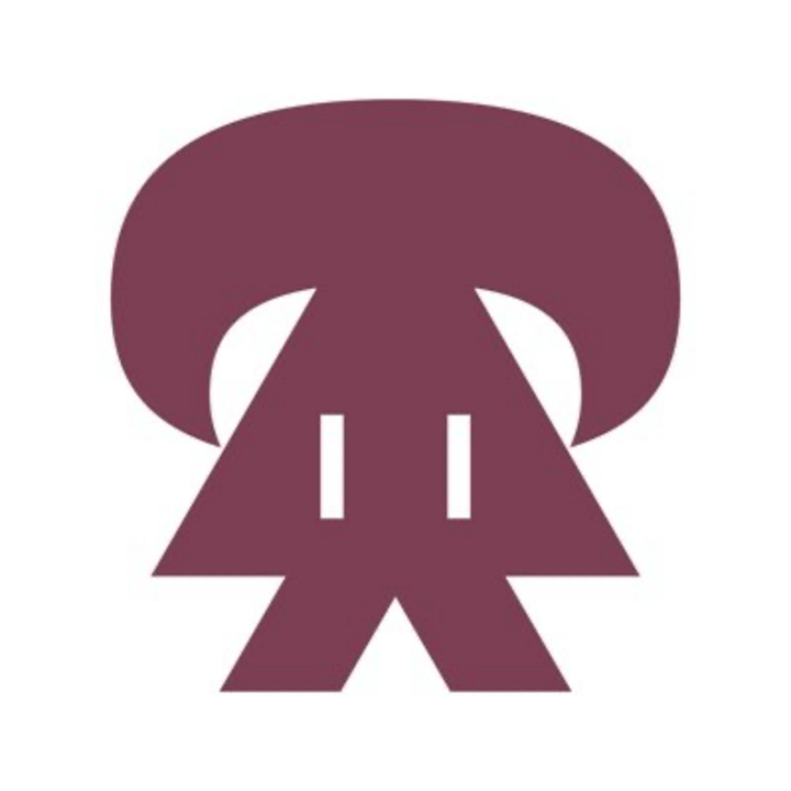 Lisa M Logo