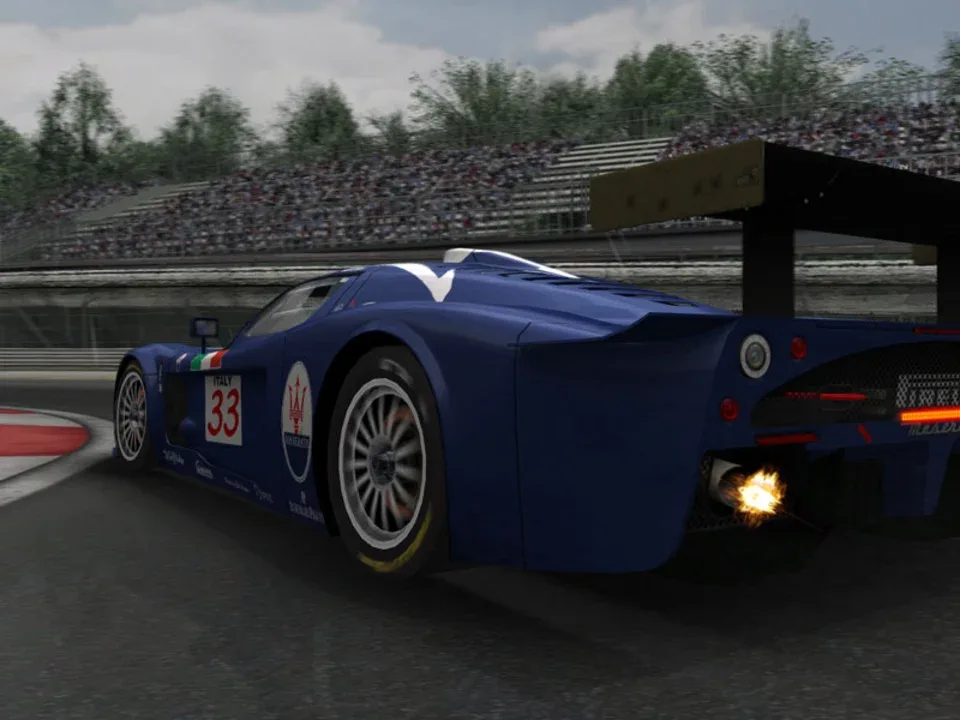 GTR 2: FIA GT Racing Game screenshot 1