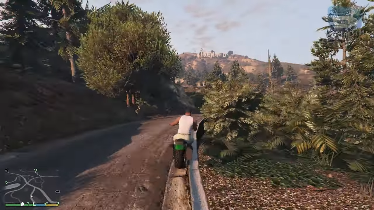 Grand Theft Auto V: Premium Edition & Megalodon Shark Card Bundle - Screenshot 4