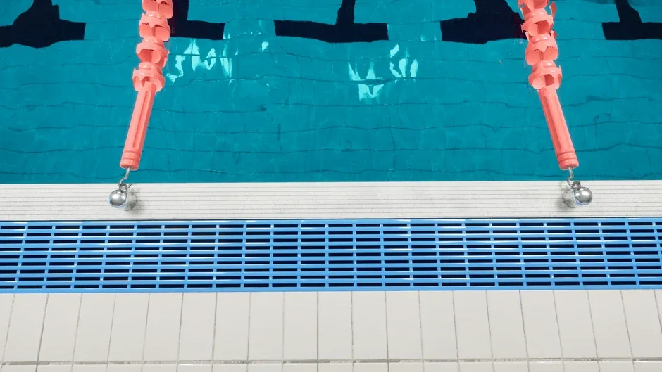 Кадър от Pool Loop