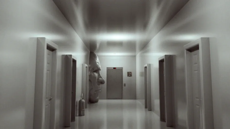 Кадър от Parasite Elevator