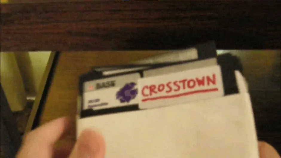 Кадър от Crosstown