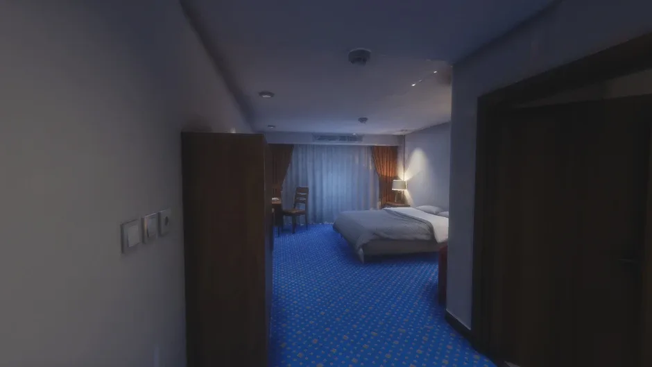 Кадър от Mafia Hotel