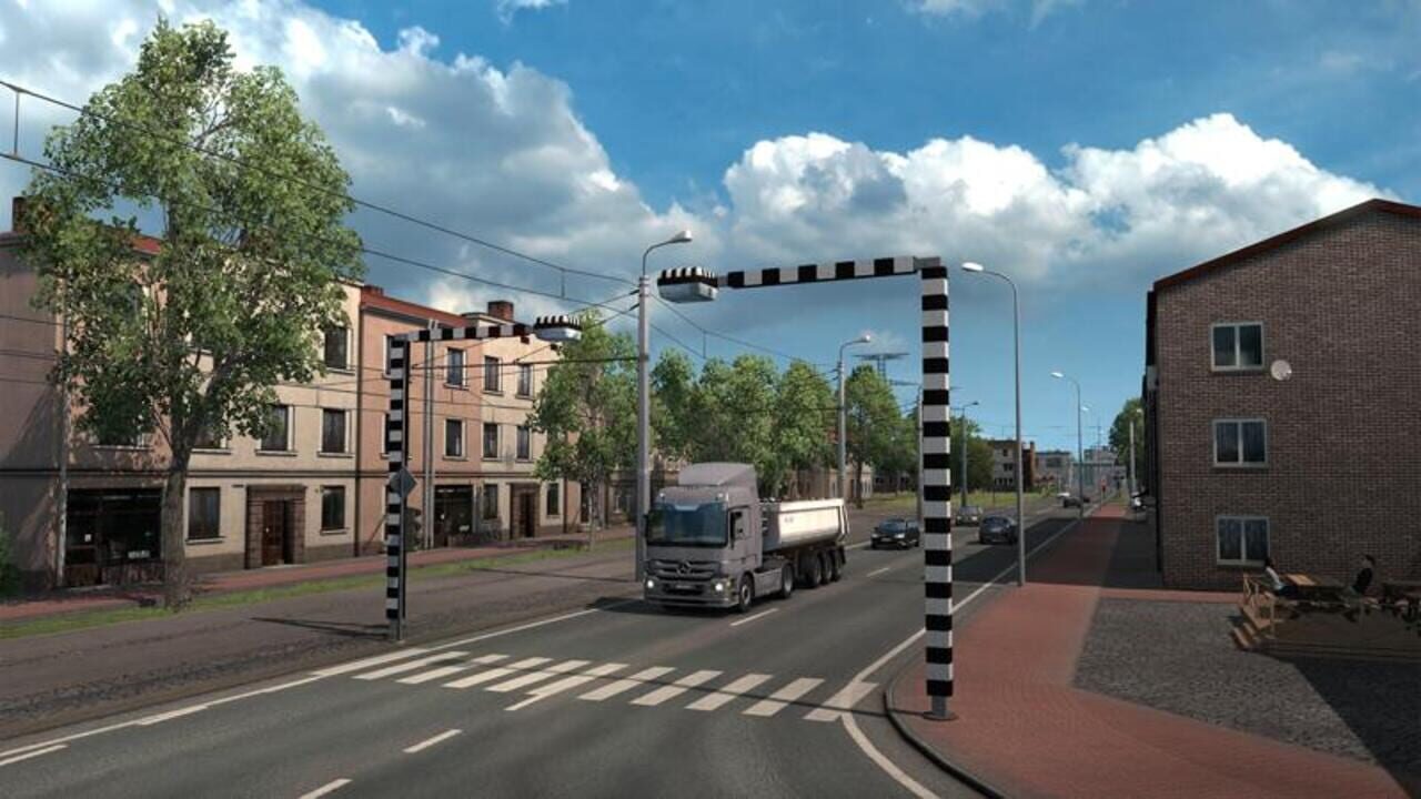 Euro Truck Simulator 2: Beyond the Baltic Sea — Screenshot 2