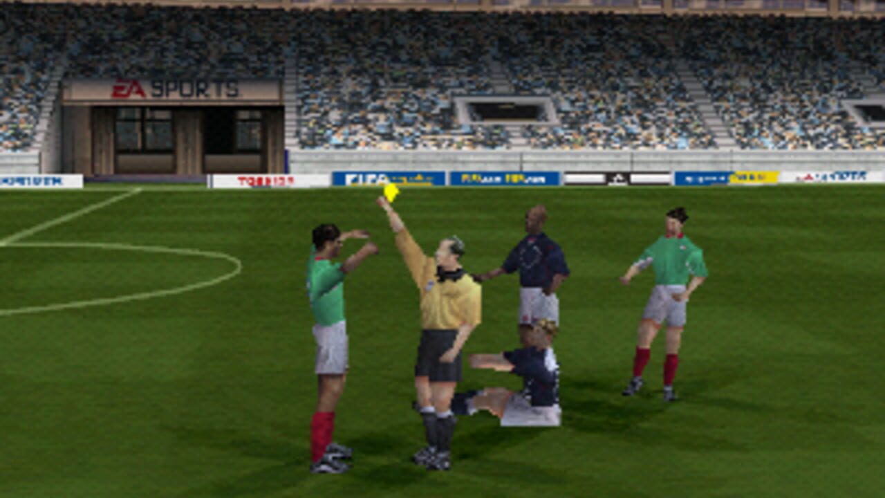 pes 4 vs fifa 2005