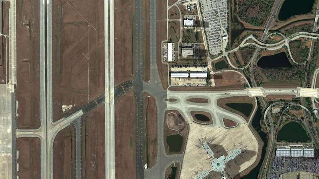 Tower!2011:SE - Orlando KMCO Airport Image