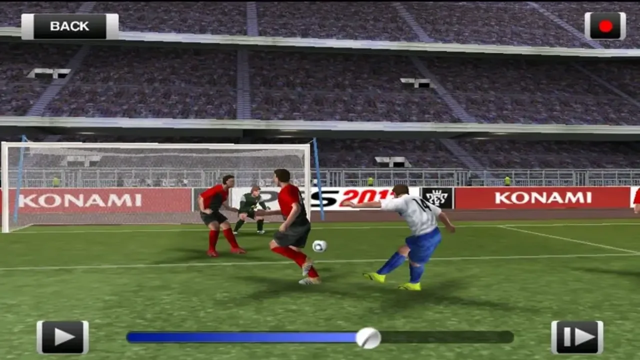 Pro Evolution Soccer 2012 screenshot 2